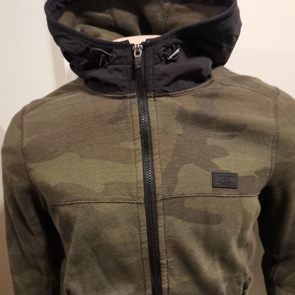 💎Abercrombie A&F Sport Hybrid Hoodie Camo XS